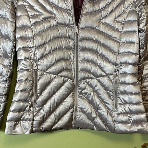 Bernardo Women's Metallic Puffer Jacket downfilled winter jacket size medium - Picture 4 of 8